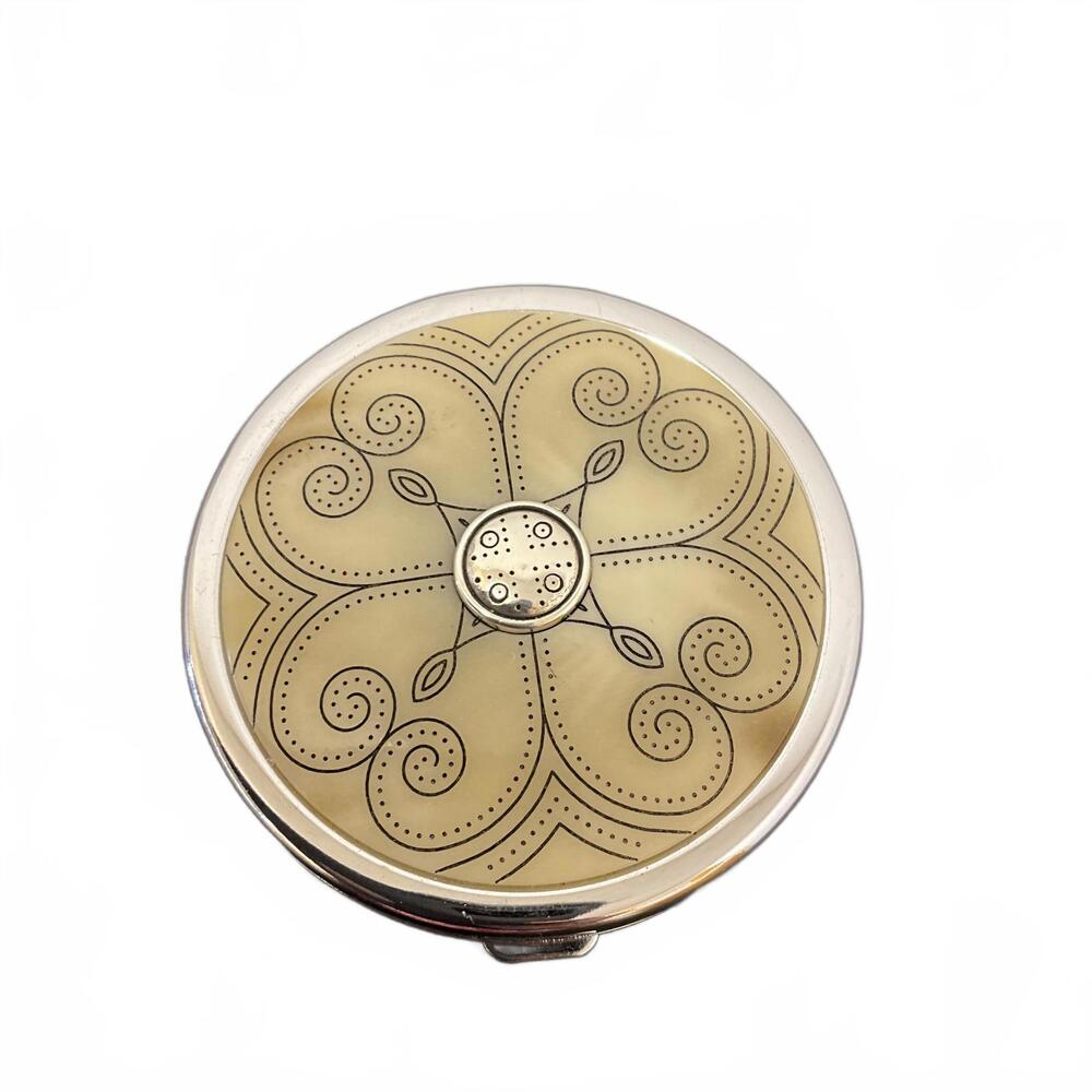 VINTAGE WOMENS BRIGHTON DUAL MIRROR COMPACT SILVER-TONE AND GORGEOUS PATTERN